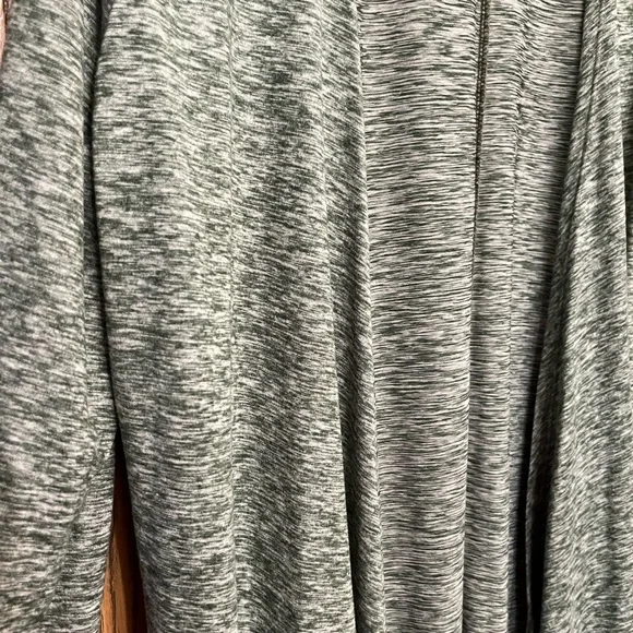 Green cardigan - Picture 2 of 4